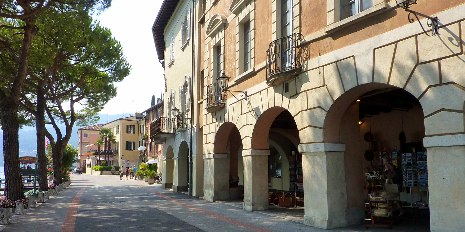 Arcade of shops, Hoehnke